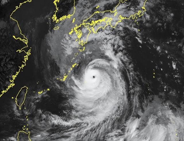 超级台风警告，因为日本准备迎接破坏性和“史无前例”的风暴