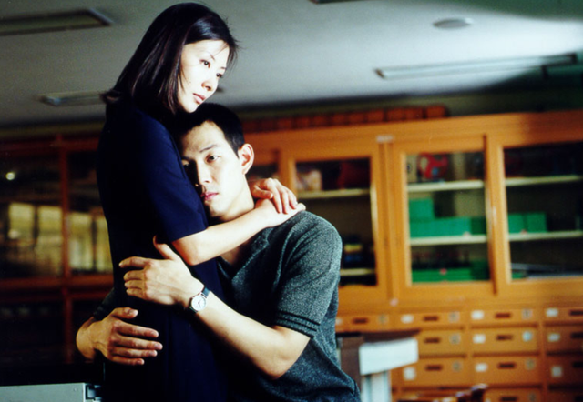 推荐一大尺度韩国电影《情事》1988，该电影展示了禁忌的爱情